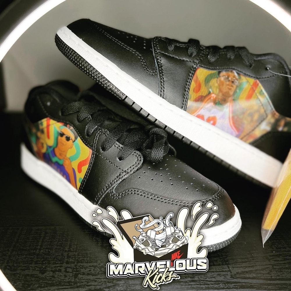 Jordan 1 low “hologram”